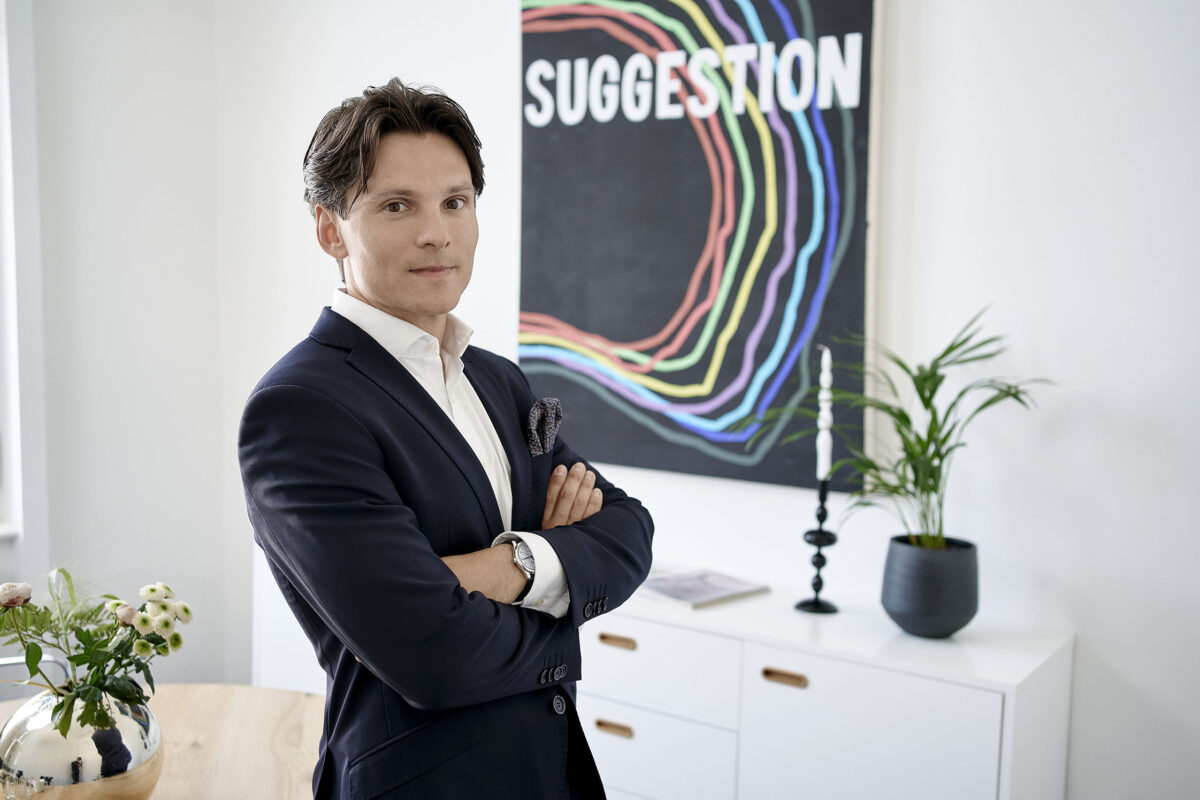 Florian Gaugl im Büro in Wien